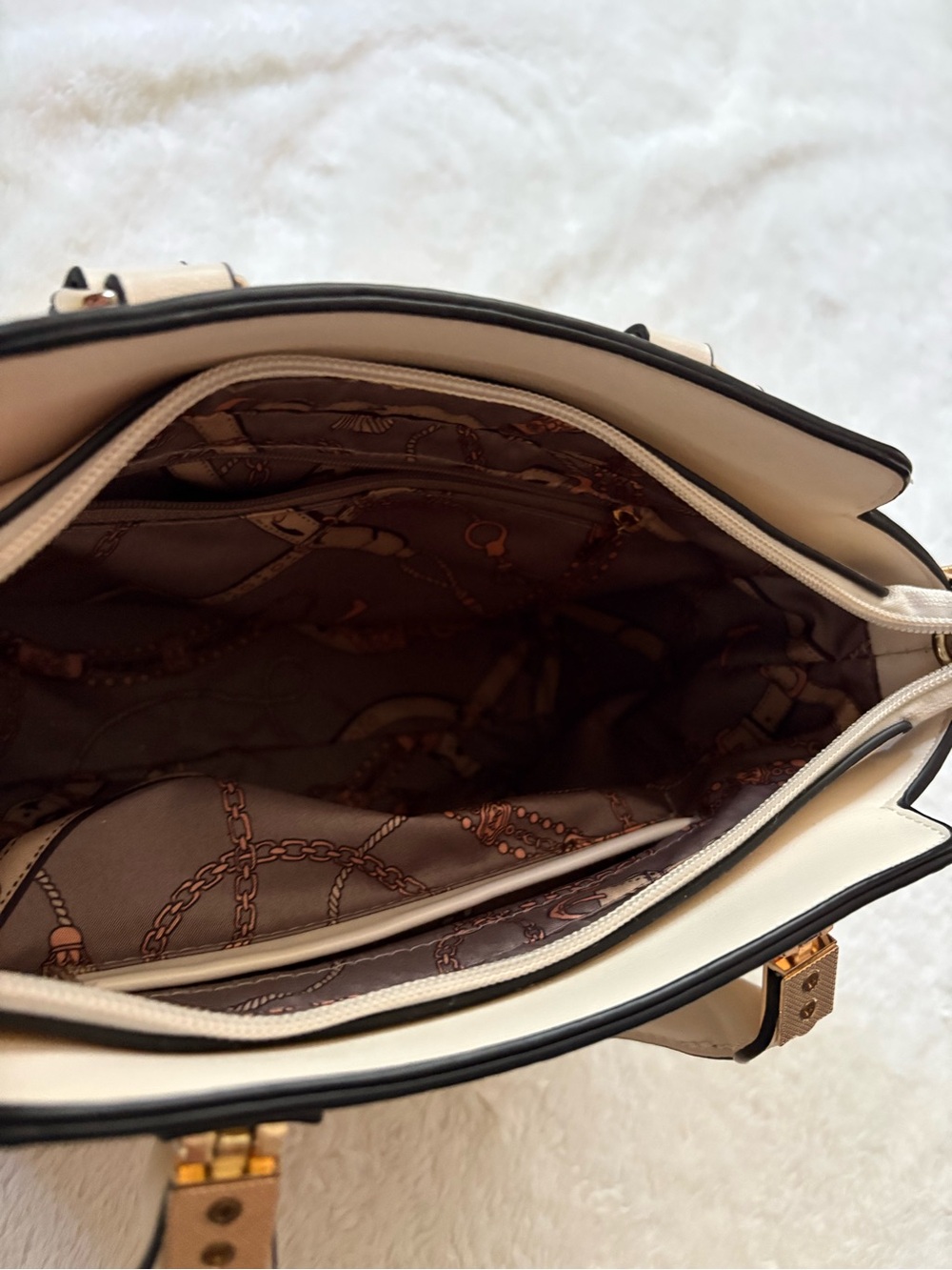 White Handbag - Picture 5 of 5